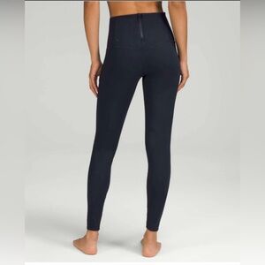 USED Lululemon Back-Zip High-Rise Paddle Tight 28"
True Navy-EXCELLENT CONDITION